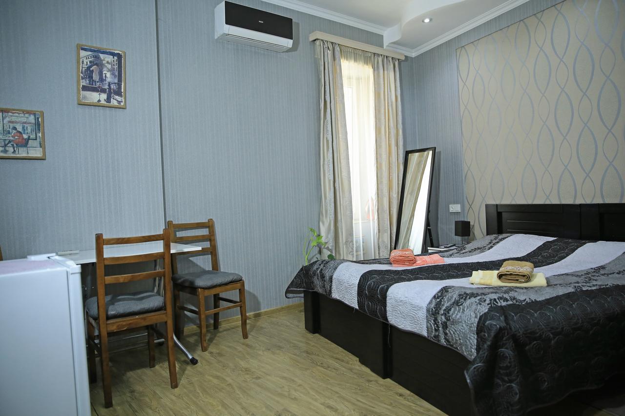 Guest House Beautiful Tbilisi On Khidistavi Street Exteriör bild