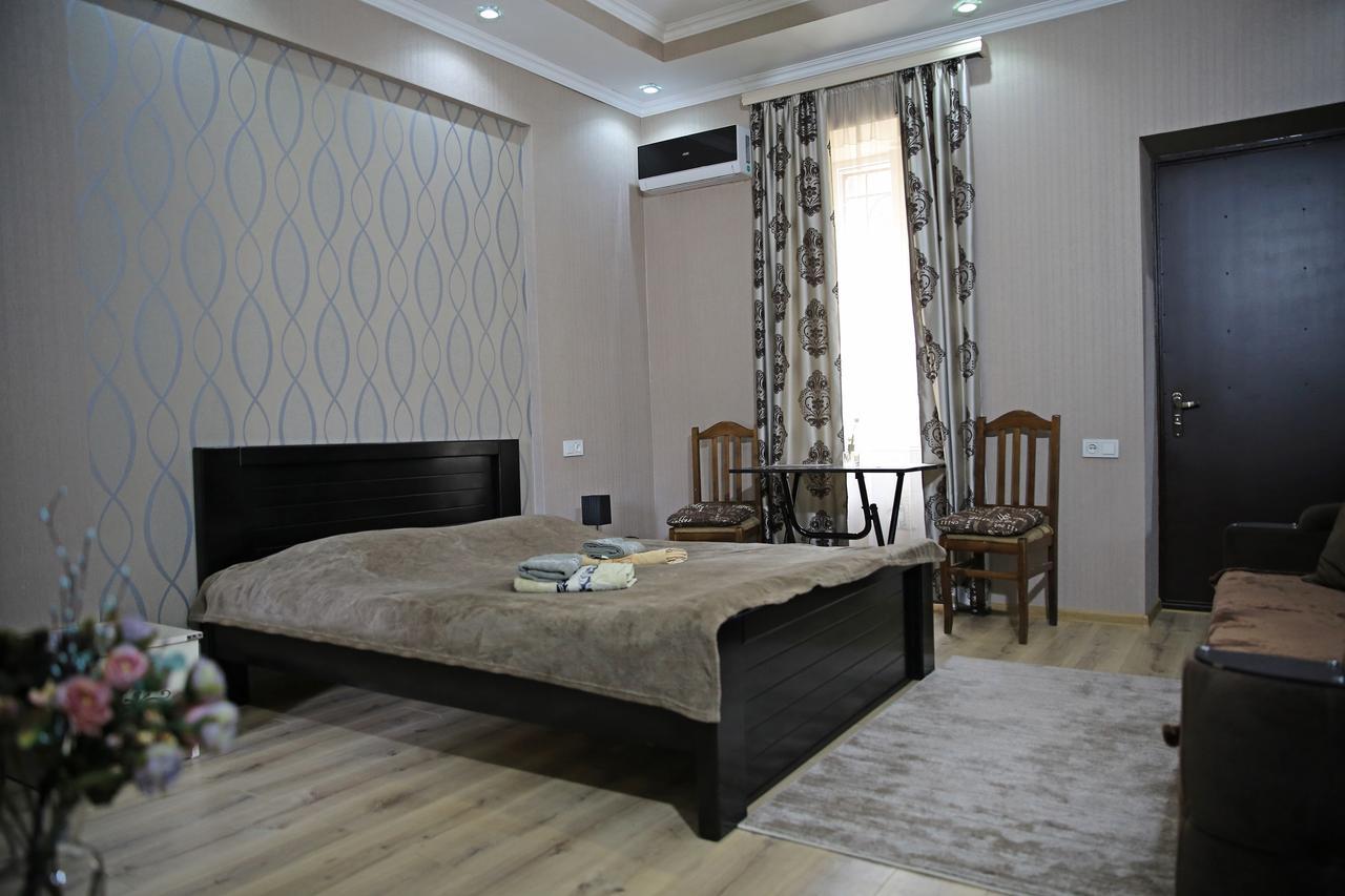 Guest House Beautiful Tbilisi On Khidistavi Street Exteriör bild