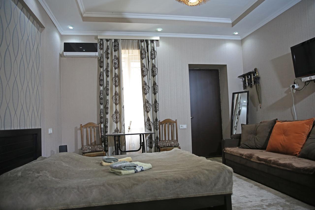 Guest House Beautiful Tbilisi On Khidistavi Street Exteriör bild